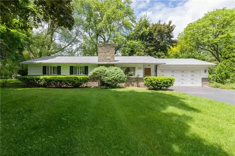 46 Butternut Dr, Pittsford, NY 14534