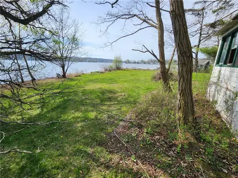 4655 Wadsworth Cv, Geneseo, NY 14454