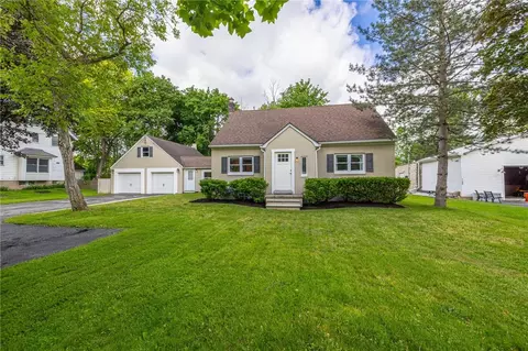 771 Webster Rd, Webster, NY 14580
