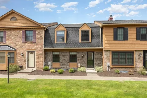 53 Georgetown Ln, Perinton, NY 14450