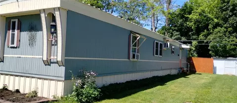 17 Sebastian Dr, Rochester, NY 14625