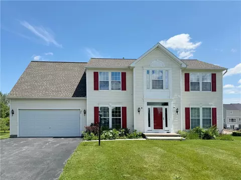 31 Warbler Ln, West Henrietta, NY 14586