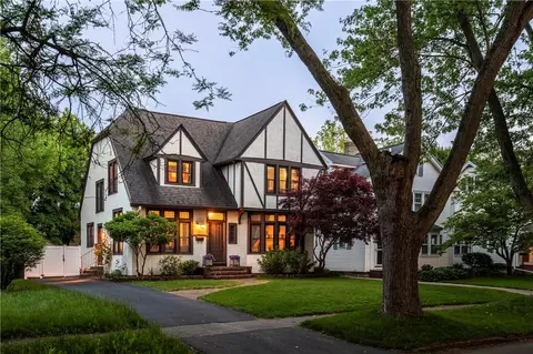 36 Hollywood Ave, Rochester, NY 14618