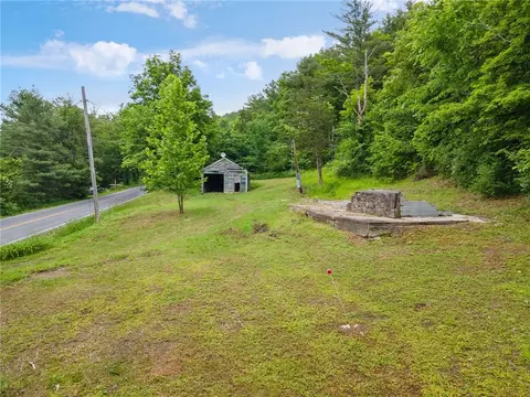 684 Clauverwie Rd, Fulton, NY 12122