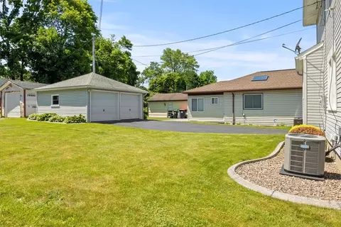 135 Gilbert Dr, Irondequoit, NY 14609 photo 25