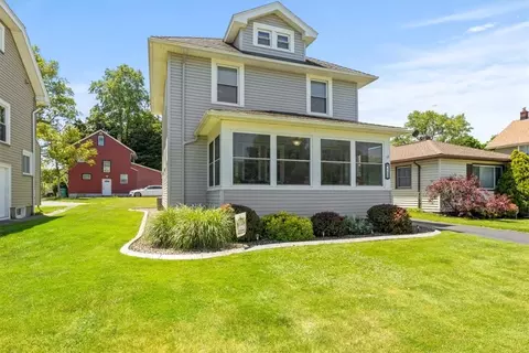 135 Gilbert Dr, Irondequoit, NY 14609 photo 2