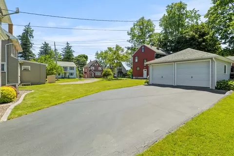 135 Gilbert Dr, Irondequoit, NY 14609 photo 24
