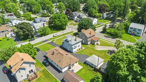135 Gilbert Dr, Irondequoit, NY 14609 photo 31