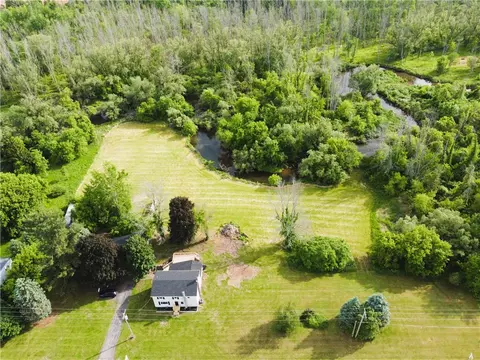 17042 Ridge Rd W, Murray, NY 14470