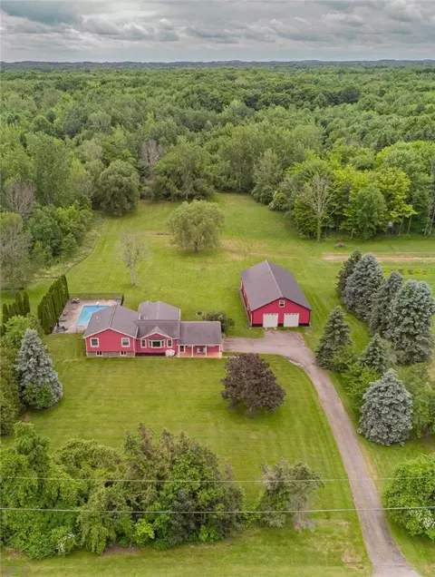 2522 Putnam Rd, Ontario, NY 14519
