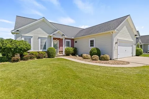 26 Copper Beech Run, Perinton, NY 14450