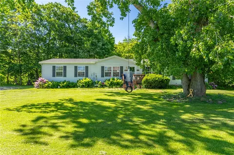 15014 Marsh Creek Rd, Carlton, NY 14477