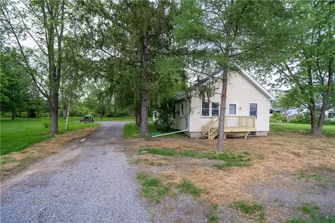 7583 Groveland Station Rd, Sparta, NY 14437