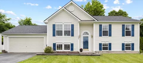 1085 Fawn Wood Dr, Webster, NY 14580