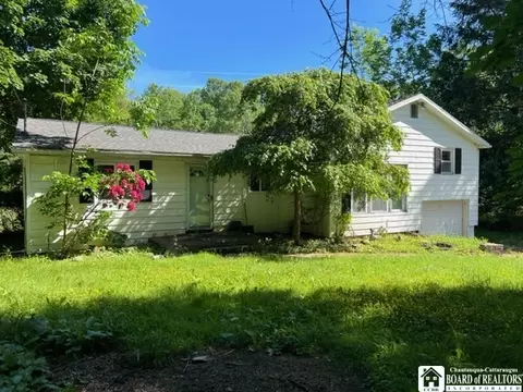 4742 Gleason Rd, Busti, NY 14710