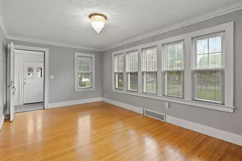 153 Seneca Rd, Irondequoit, NY 14622 photo 8