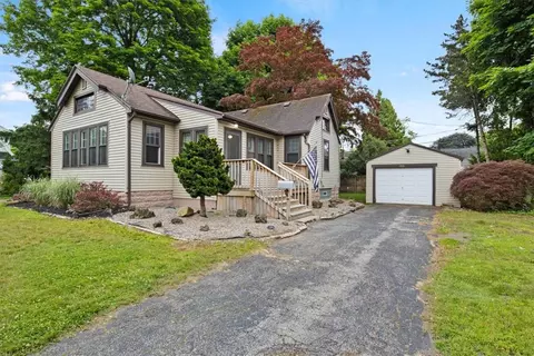 153 Seneca Rd, Irondequoit, NY 14622 photo 2