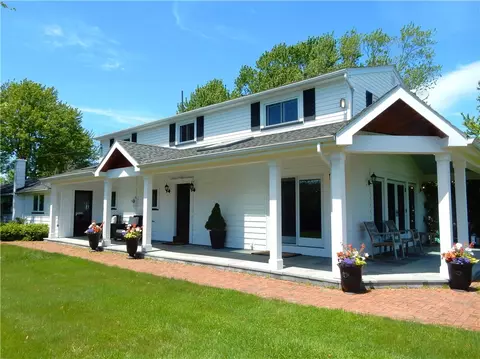 34 Lake Side Blvd, Parma, NY 14468