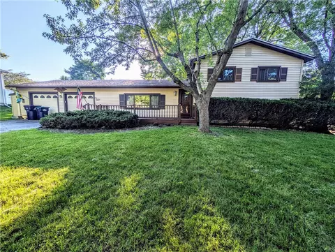 115 Amsden Dr, Rochester, NY 14623