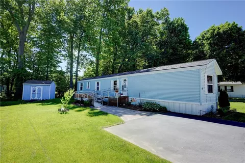 51 Glazer Dr, Panorama, NY 14625