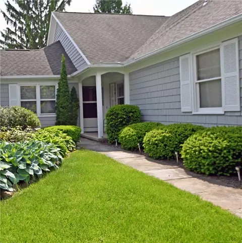 62 Stonington Dr, Pittsford, NY 14534