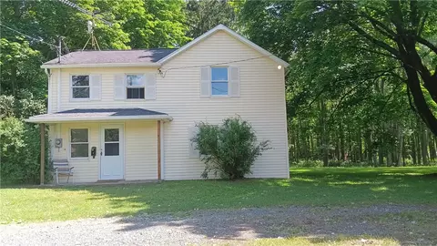 91 W Wright Ave, Waterloo, NY 13165