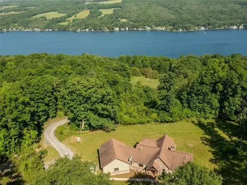 4620 Vine Rd, Jerusalem, NY 14527
