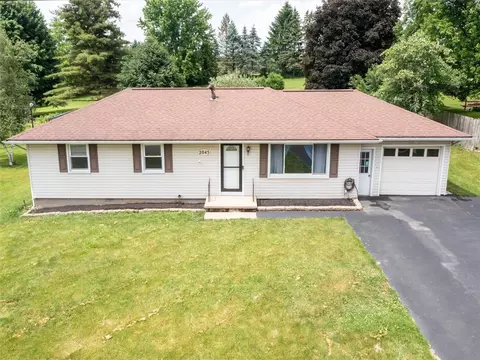 2045 Meadow Dr, Palmyra, NY 14522