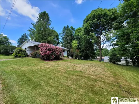 5 E Crowley St, Randolph, NY 14772