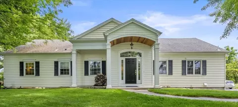 526 Mendon Rd, Pittsford, NY 14534
