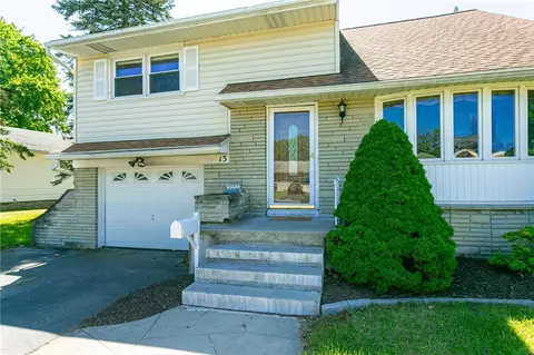 13 Creekside Dr, Irondequoit, NY 14622 photo 2