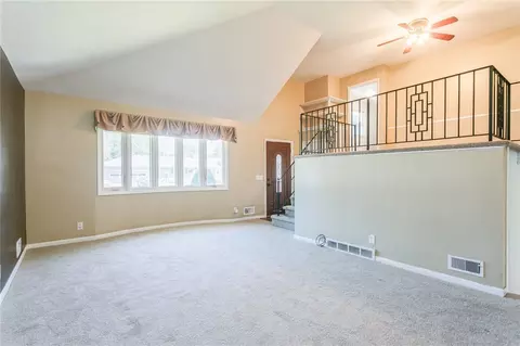 13 Creekside Dr, Irondequoit, NY 14622 photo 3