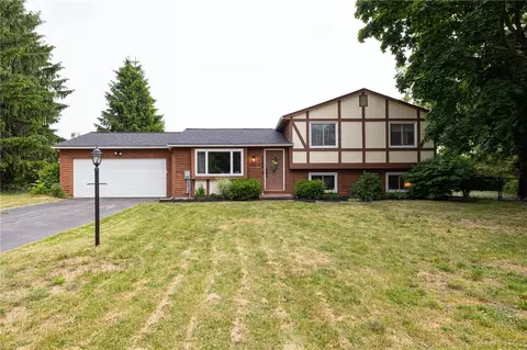 7289 Orchard Dr, Ontario, NY 14519
