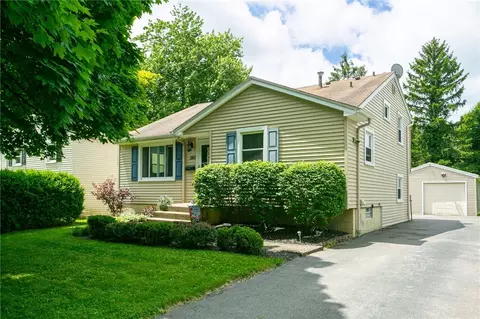 267 Wood Rd, Greece, NY 14626