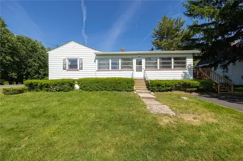 824 Hard Rd, Webster, NY 14580