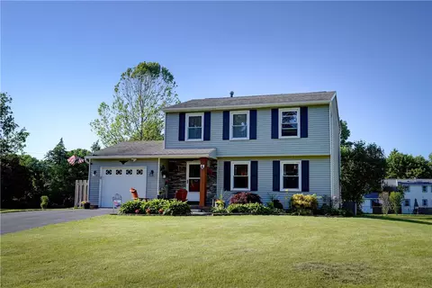 4 Sandstone Dr, Ogden, NY 14559