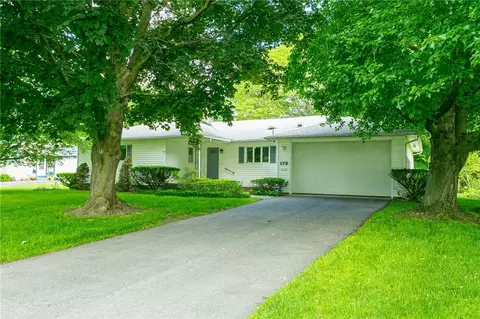 172 Coronado Dr, Irondequoit, NY 14617