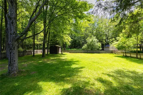 933 Joylene Dr, Webster, NY 14580 photo 26