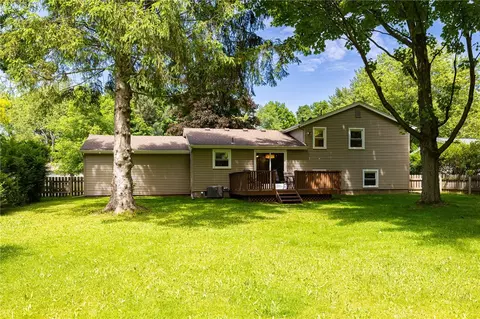 933 Joylene Dr, Webster, NY 14580 photo 29
