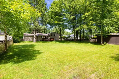 933 Joylene Dr, Webster, NY 14580 photo 28