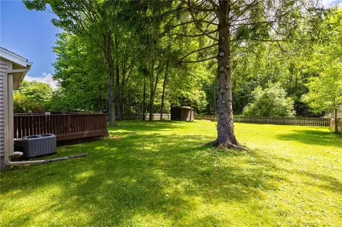 933 Joylene Dr, Webster, NY 14580 photo 27