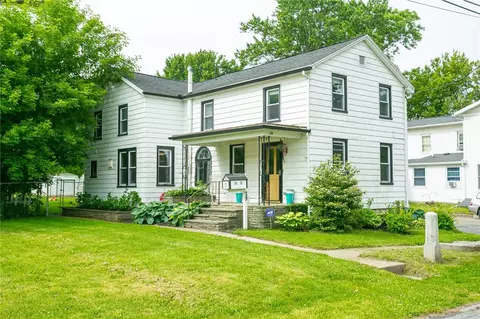 29 W River St, Waterloo, NY 13165