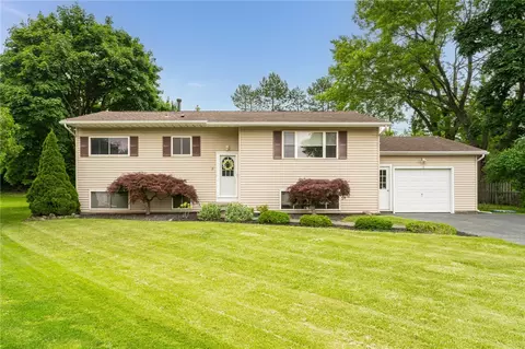 2 Eagan Blvd, Rochester, NY 14623
