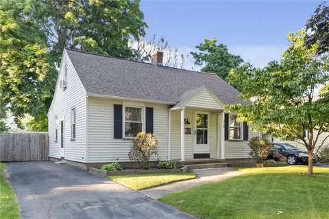 20 Elmtree Rd, Rochester, NY 14612