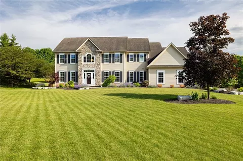 6701 Song Hill Ln, Victor, NY 14564
