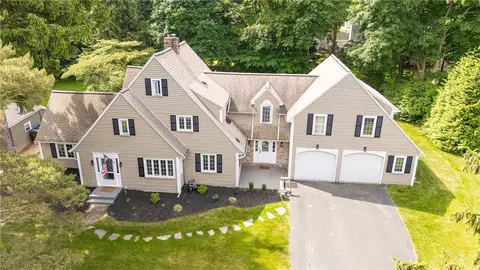 221 Pinecrest Dr, Irondequoit, NY 14617 photo 2