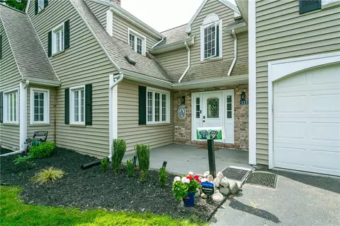221 Pinecrest Dr, Irondequoit, NY 14617 photo 3