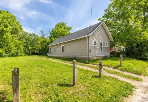 420 Maple St, Rochester, NY 14611