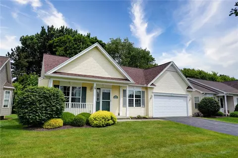 24 Shirleen Dr, Parma, NY 14468