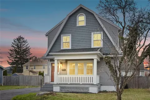 73 Centre Ter, Irondequoit, NY 14617